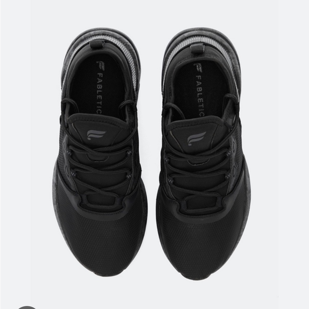 Fabletics Cambria Performance all black sneaker 9.5